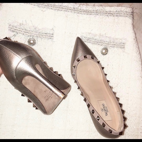 Valentino Rockstud 85mm Pebbled Leather Pump - Picture 8 of 16